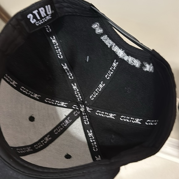 NWT 2TRU Cap - Picture 3 of 3